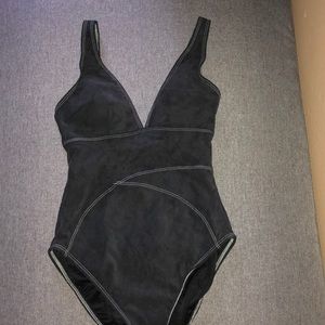 One piece swim suit